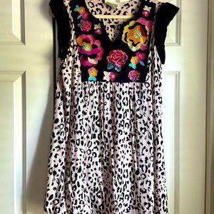 Savannah Jane Large Cheetah drew with beautiful appliqué